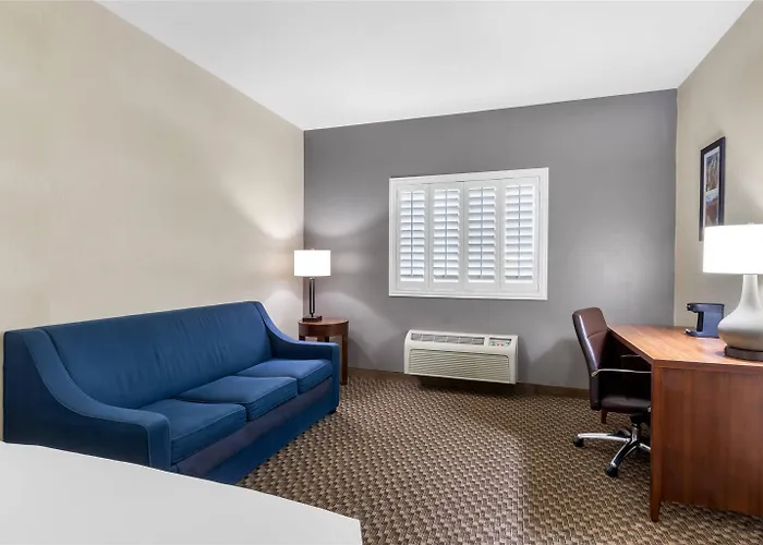Hotel Comfort And 2*