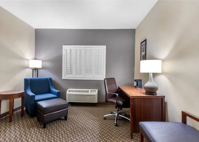 Hotel Comfort And 2*